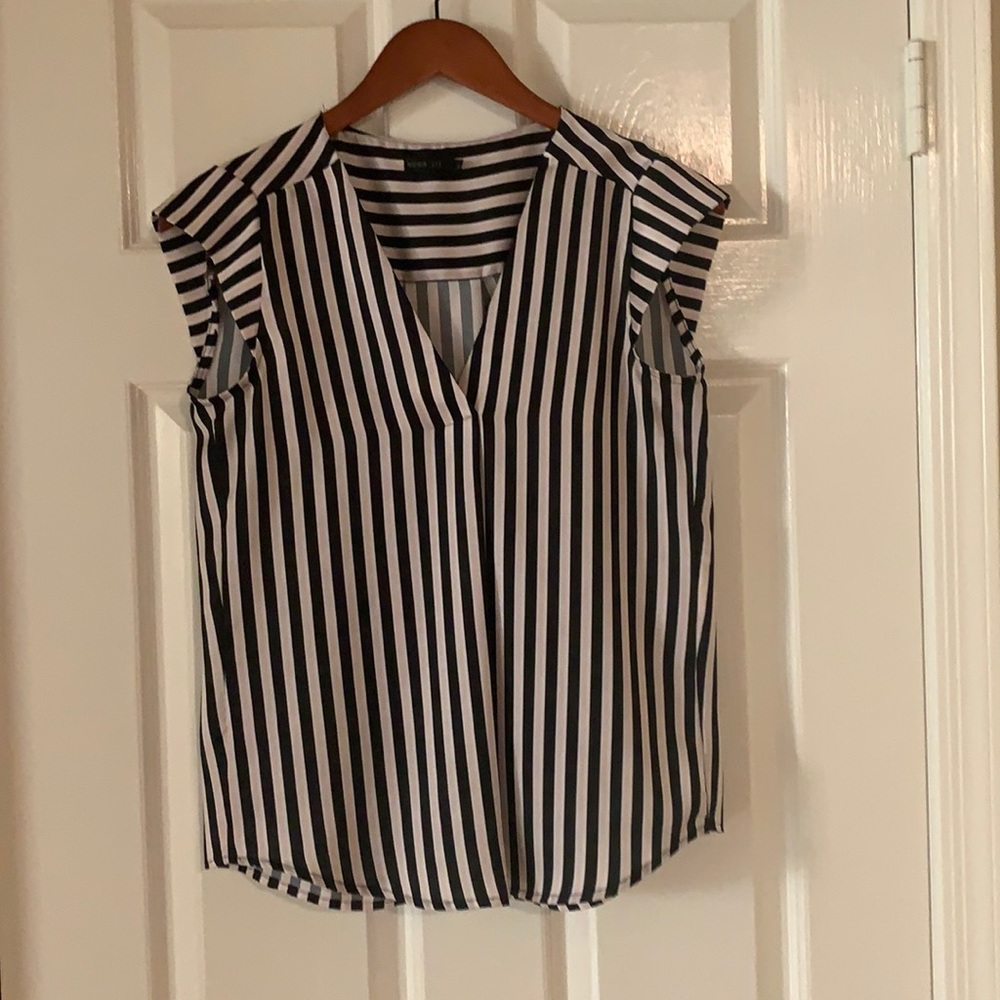 Women’s sleeveless black and gold striped blouse